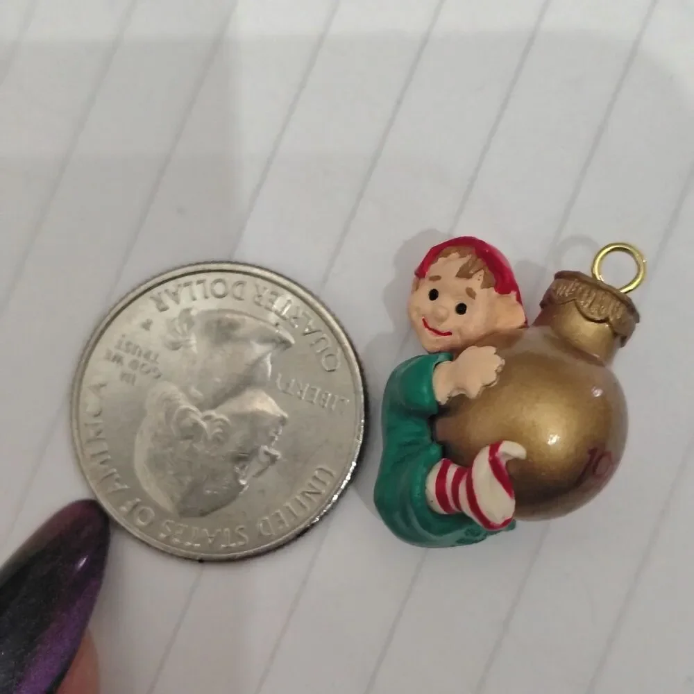 VTGHallmark  Load of Cheer  Elf Holding on to Globe Ornament - Miniature